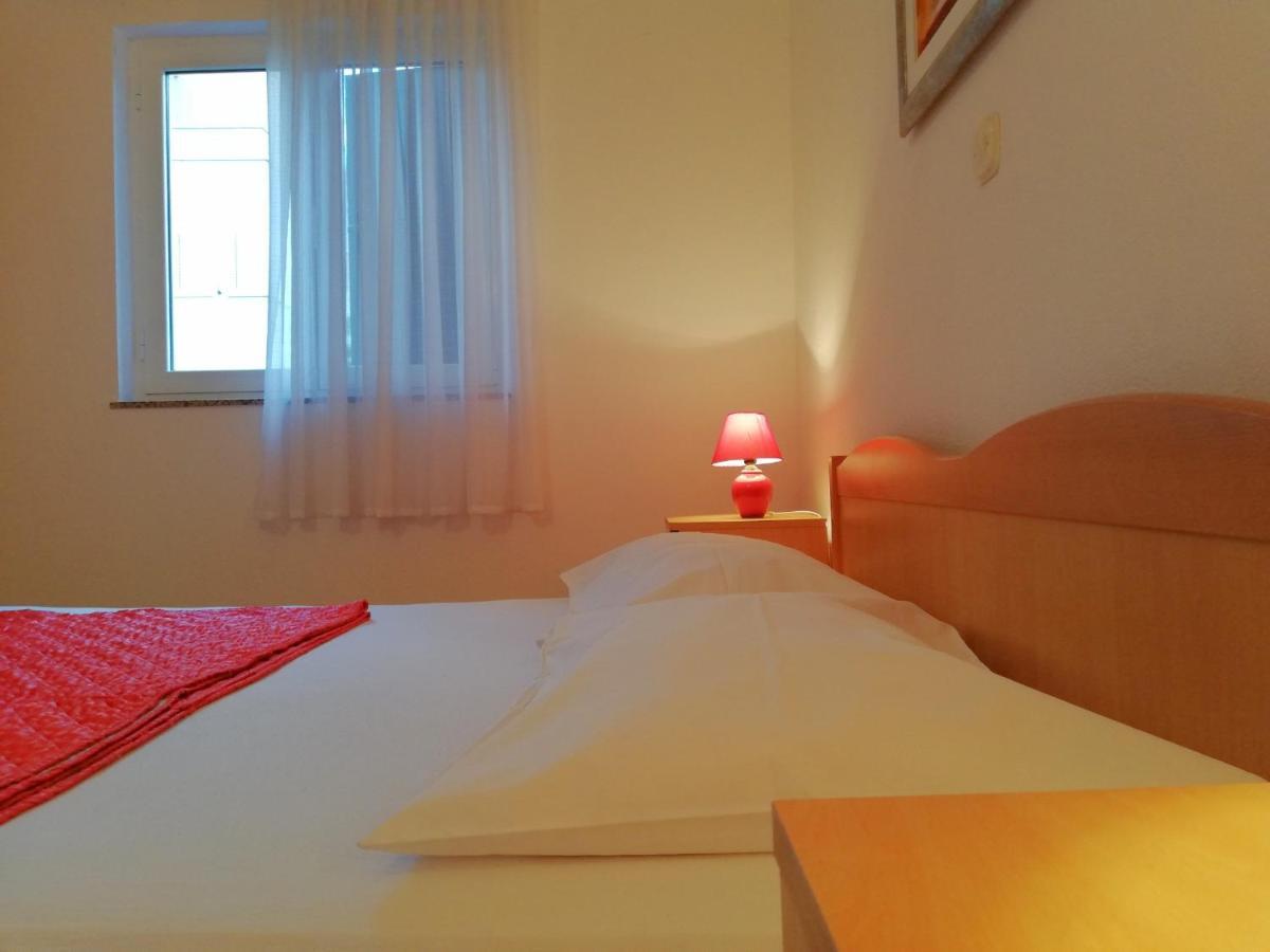Apartments Roko Lalin Pakoštane Exterior foto